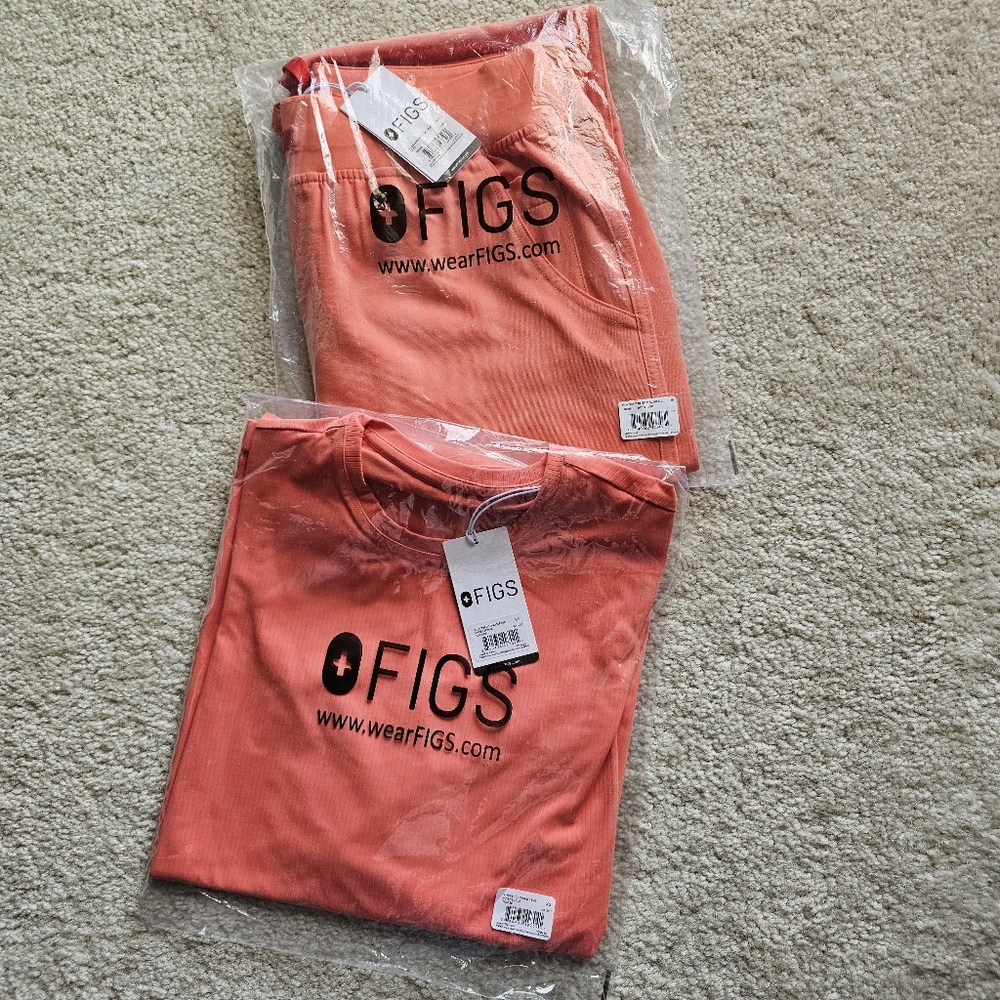 Figs Sunset Orange Scrub Set